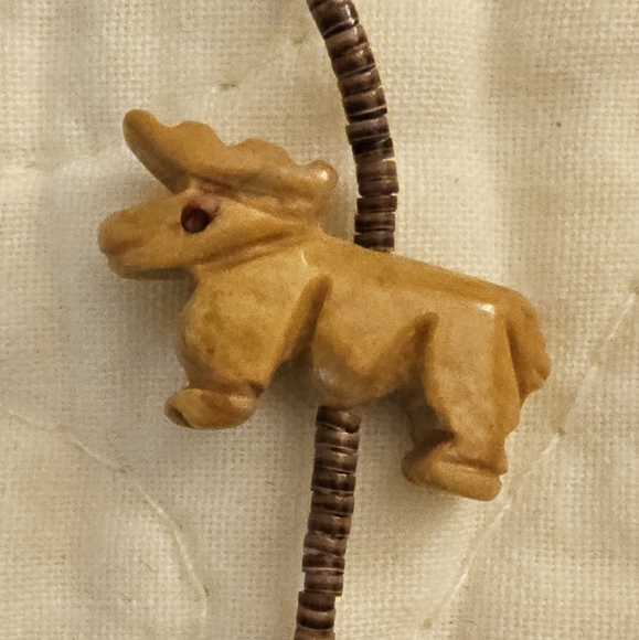 1980s Hand Carved Navajo Fetish Necklace by Navajo Artist Ron Upshaw - Picture 3 of 11